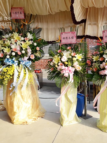 水林花店送花柱到喪家，和美花店